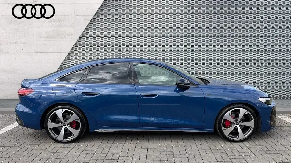 Used Audi A5 Sportback Advanced 204 HP (150 kW) 2025 Blue Hatchback