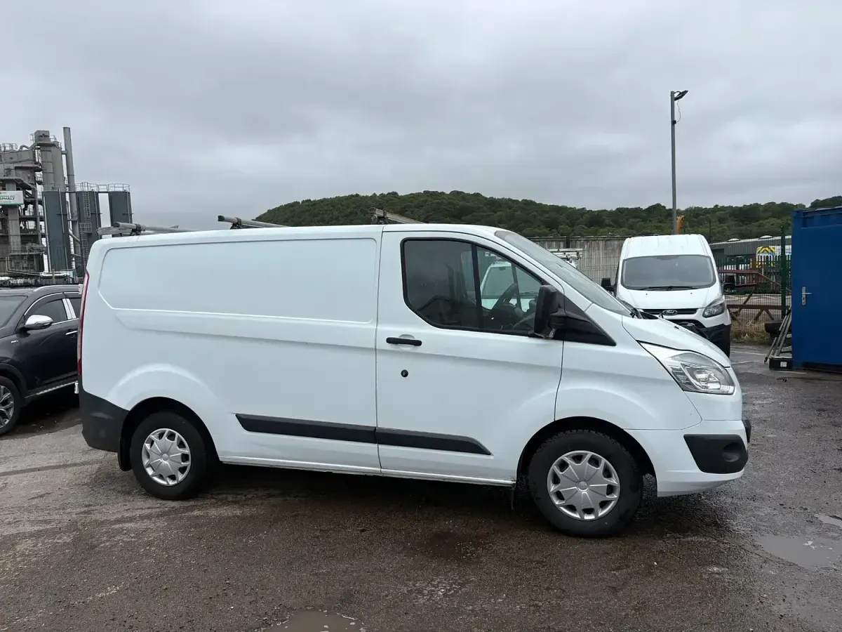 Used Ford Transit Custom Trend 100 HP (73 kW) 2015 White Van