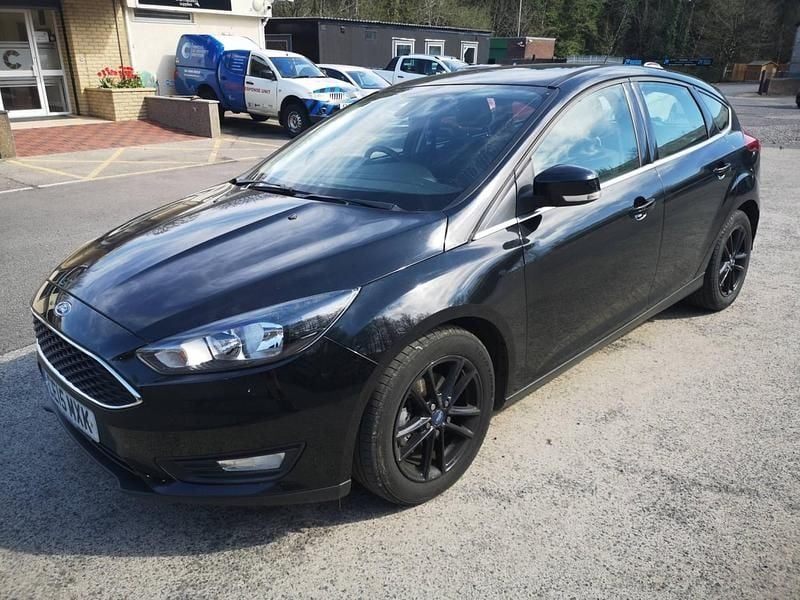 Used Ford Focus Zetec 115 HP (84 kW) 2015 Black Hatchback