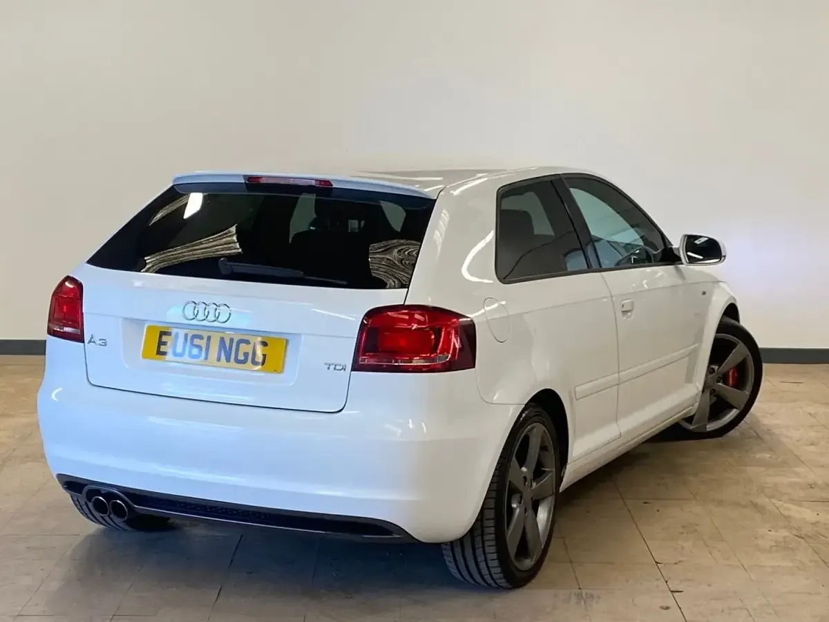 Begagnad Audi A3 Black Edition 170 HK (125 kW) 2011 Vit Halvkombi