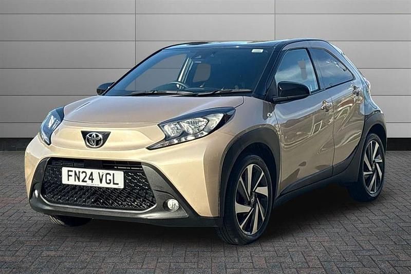 Used Toyota Aygo X 72 HP (52 kW) 2024 Ginger beige with black SUV
