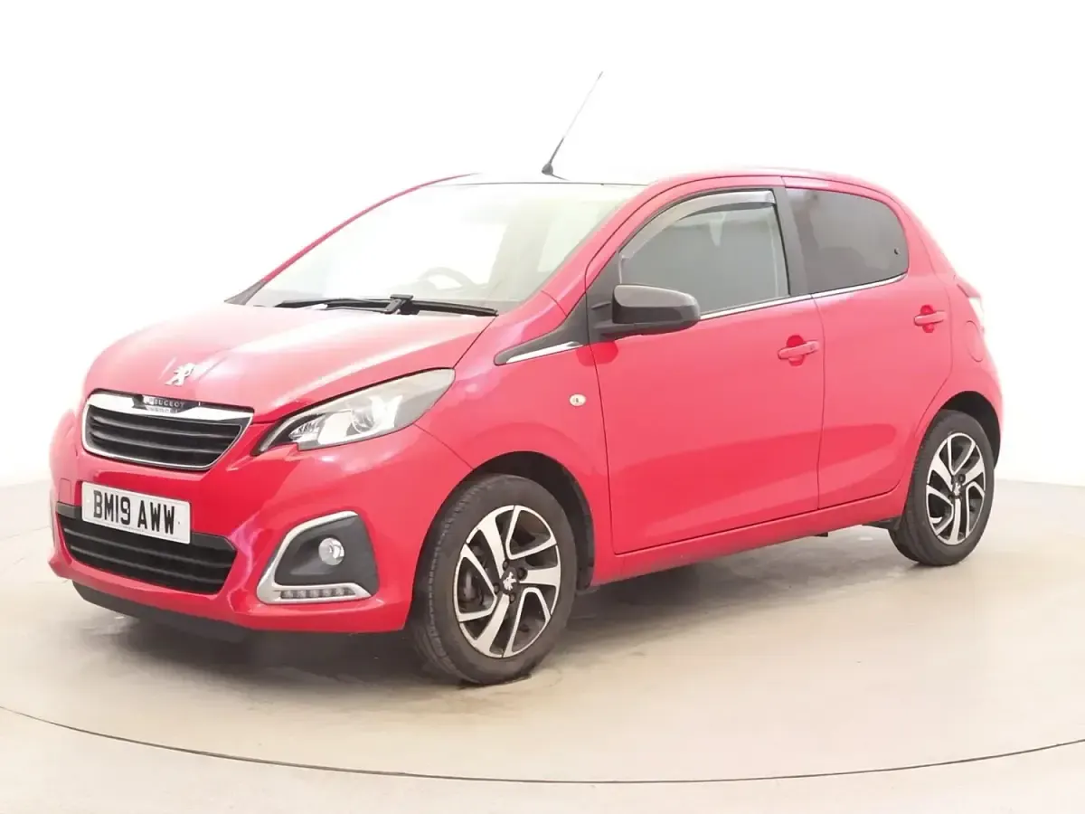 Begagnad Peugeot 108 Allure 2019 Röd Halvkombi