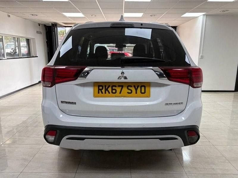 Used Mitsubishi Outlander 147 HP (108 kW) 2017 White SUV