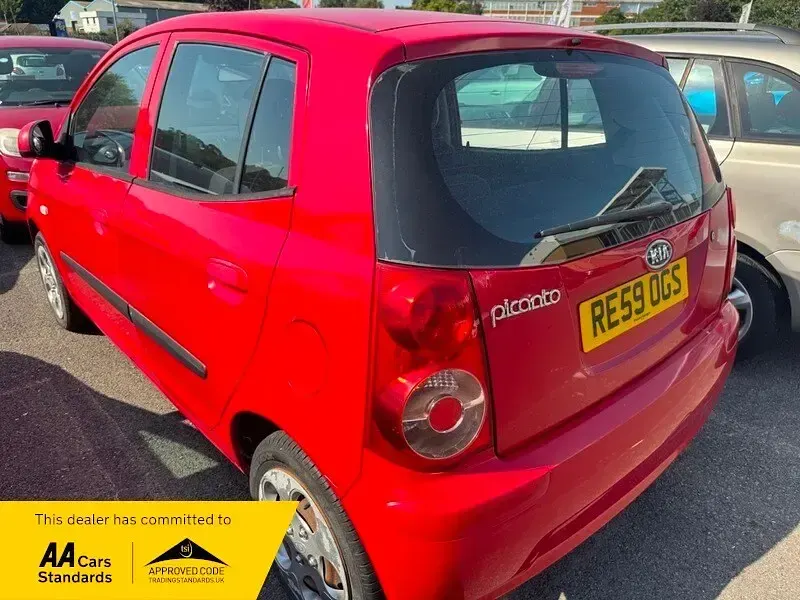 Used Kia Picanto 64 HP (47 kW) 2009 Red Hatchback