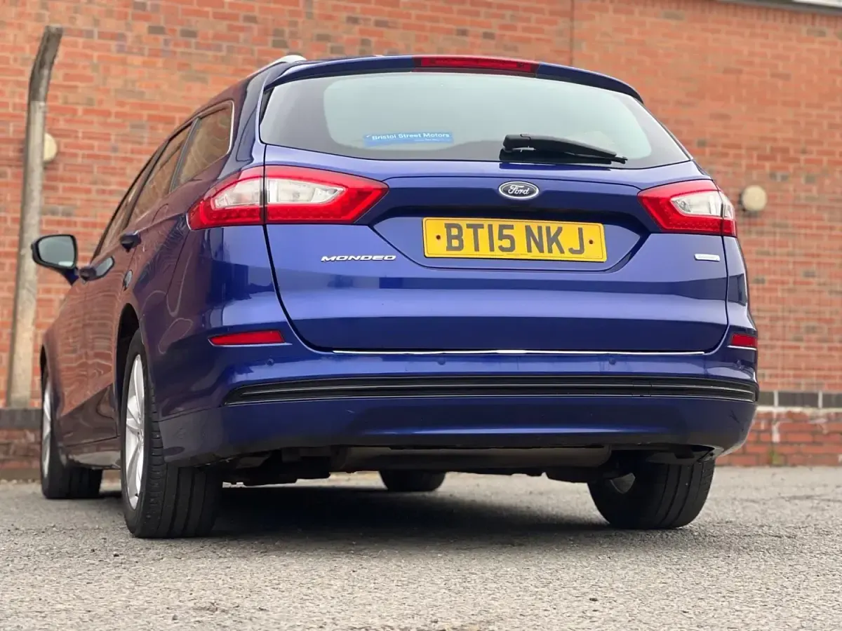 Begagnad Ford Mondeo Titanium 160 HK (117 kW) 2015 Blå Kombi