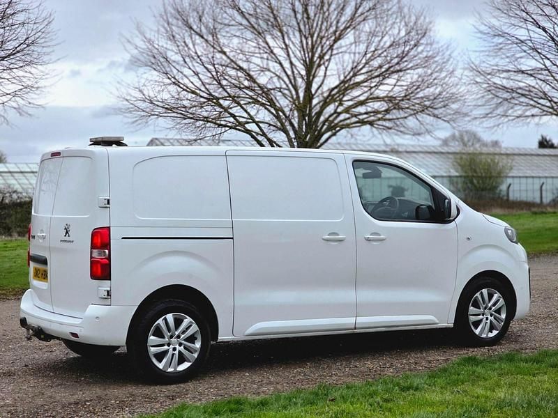 Used Peugeot Expert S 2021 White Van