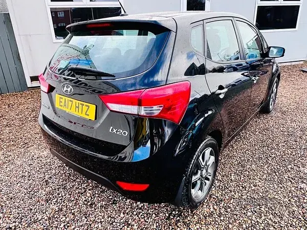 Used Hyundai ix20 SE 90 HP (66 kW) 2017 Black Hatchback