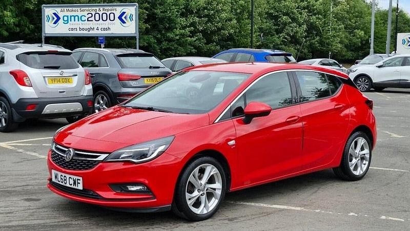 Red Used 2018 Vauxhall Astra SRi Hatchback | £8,595 (Good price) - Image 1/4