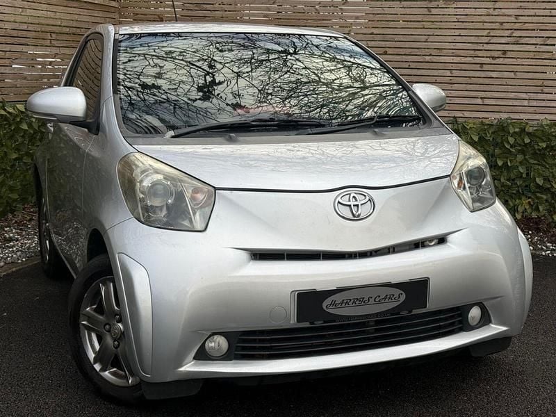 Used Toyota iQ 68 HP (50 kW) 2012 Silver Hatchback