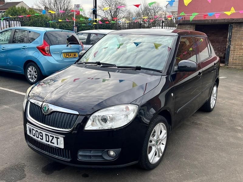 Black Used 2009 Skoda Fabia Hatchback | £2,444 (Expensive) - Image 1/4