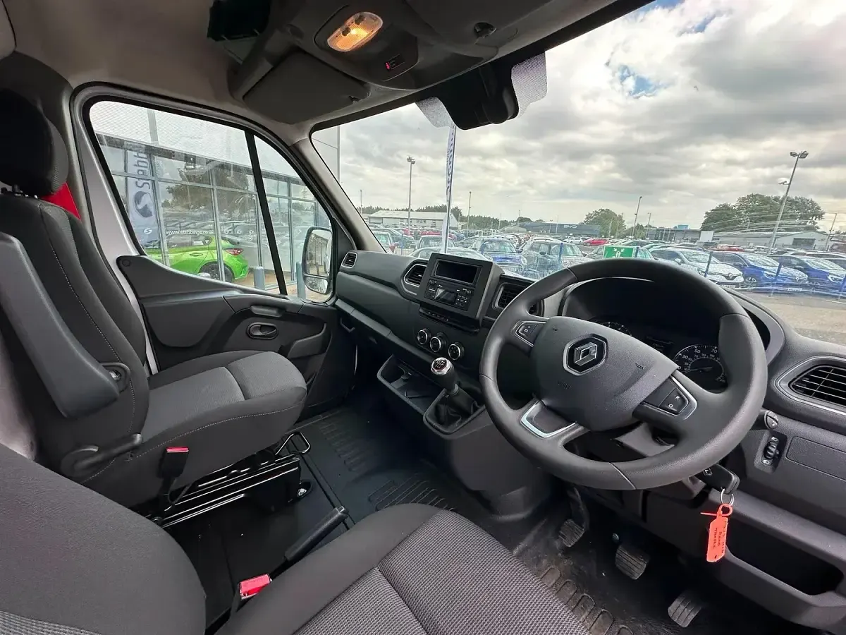 Used Renault Master Business 2025 White MPV