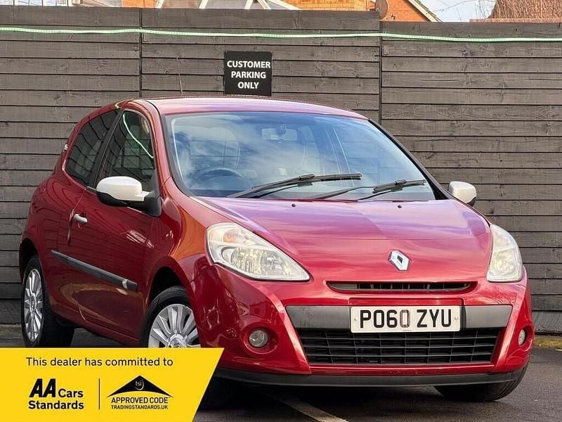 Red Used 2010 Renault Clio II Hatchback | £1,799 (Fair price) - Image 1/4
