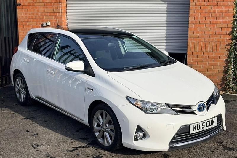 Used Toyota Auris Hybrid 136 HP (100 kW) 2015