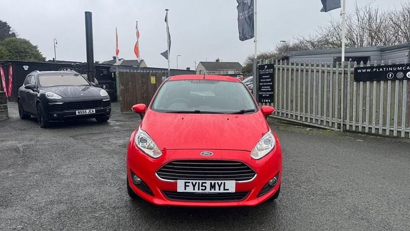 Used Ford Fiesta Zetec 2015 Red Hatchback
