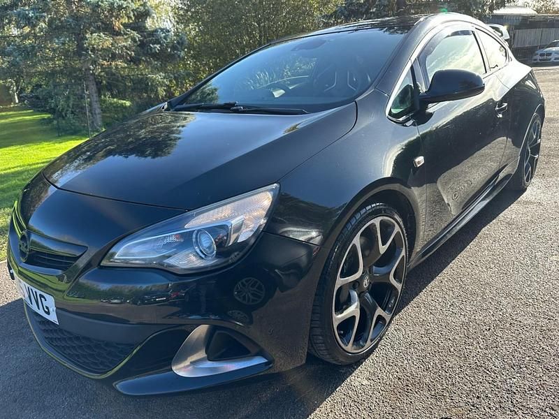 Used Vauxhall Astra GTC 280 HP (205 kW) 2015 Black Hatchback