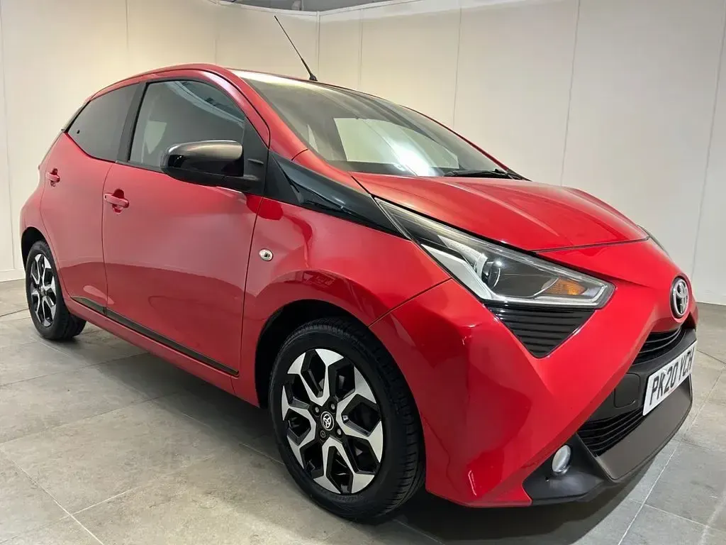 Used Toyota Aygo Trend 72 HP (52 kW) 2020 Red Hatchback