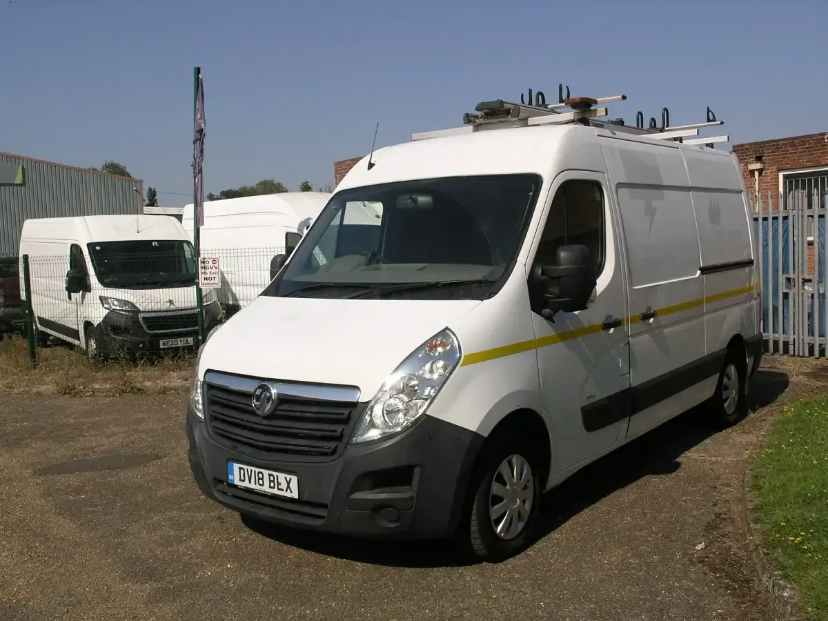 Used Vauxhall Movano 130 HP (95 kW) 2018 White MPV