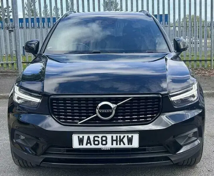 Usado Volvo XC40 R-Design 156 HP (114 kW) 2018 Preto SUV