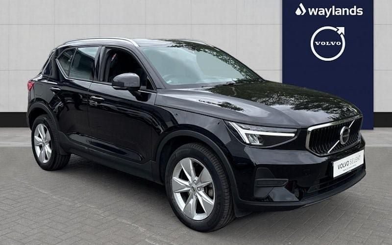 Used 2025 Volvo XC40 Core SUV | £23,940 (Good price) - Image 1/4