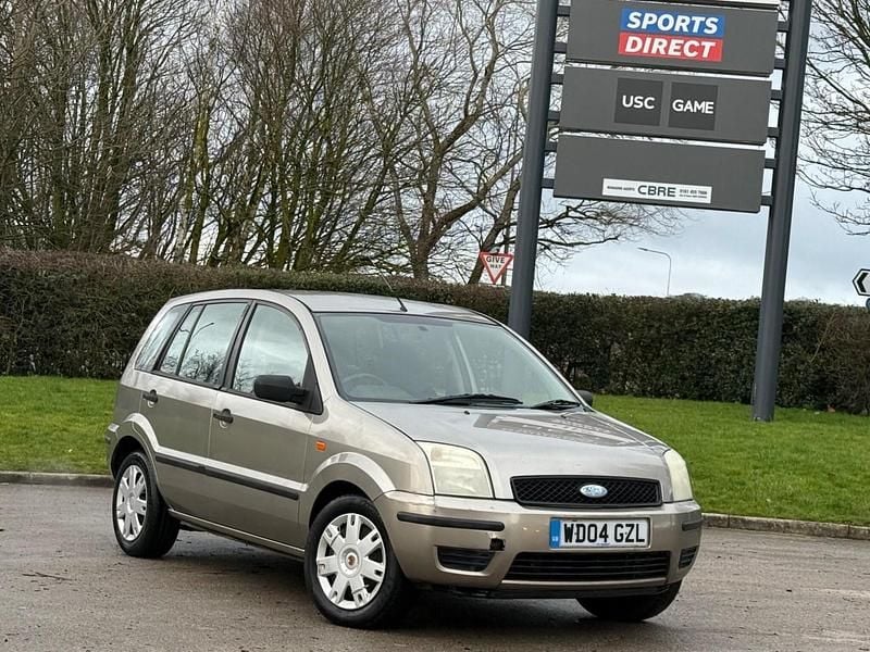 Used Ford Fusion 2004 Silver Hatchback