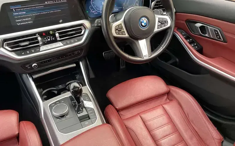 Used BMW 330e M Sport 292 HP (214 kW) 2022 White Estate