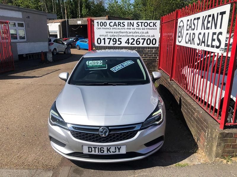 Used Vauxhall Astra Design Edition 110 HP (80 kW) 2016 Silver Hatchback