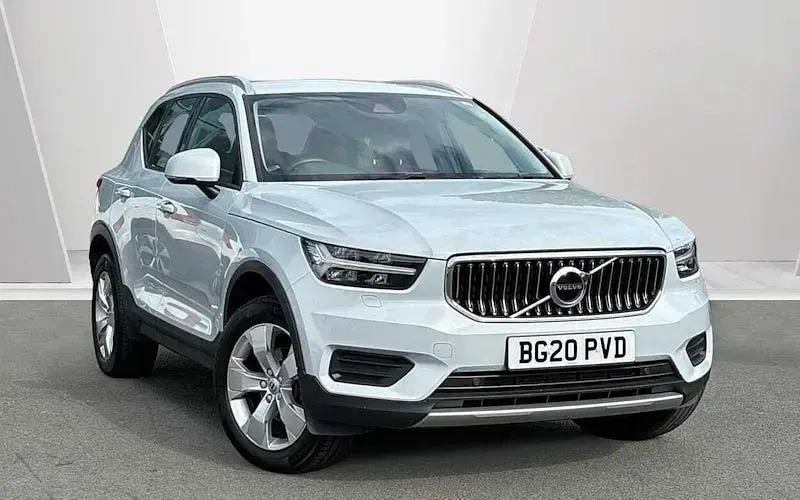 Used Volvo XC40 Momentum 150 HP (110 kW) 2020 SUV