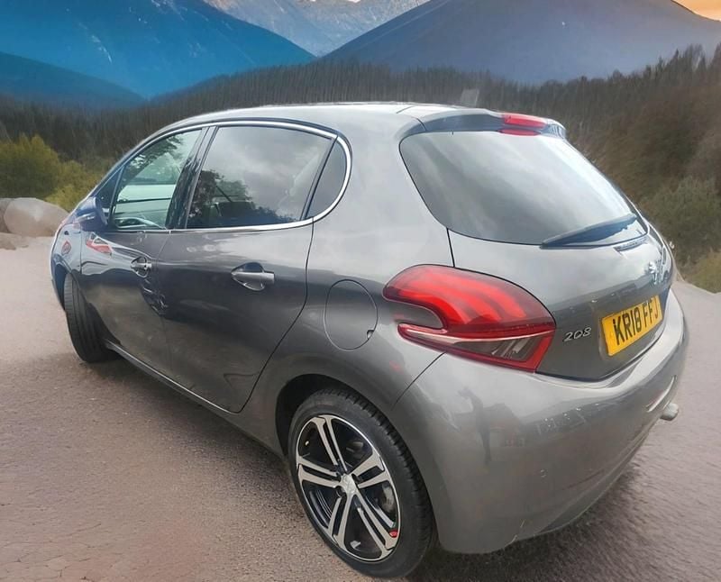 Used Peugeot 208 GT-line 110 HP (80 kW) 2018 Grey Hatchback