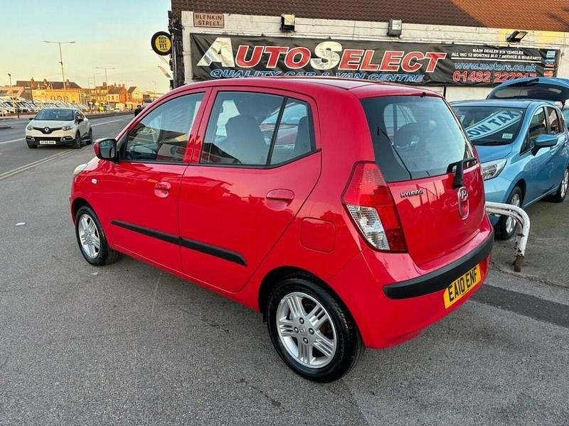 Usado Hyundai i10 Comfort 77 HP (56 kW) 2010 Vermelho Citadino