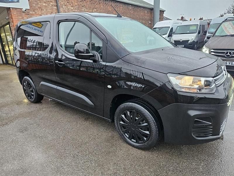 Used Citroën Berlingo PureTech 110 HP (80 kW) 2022 Black MPV