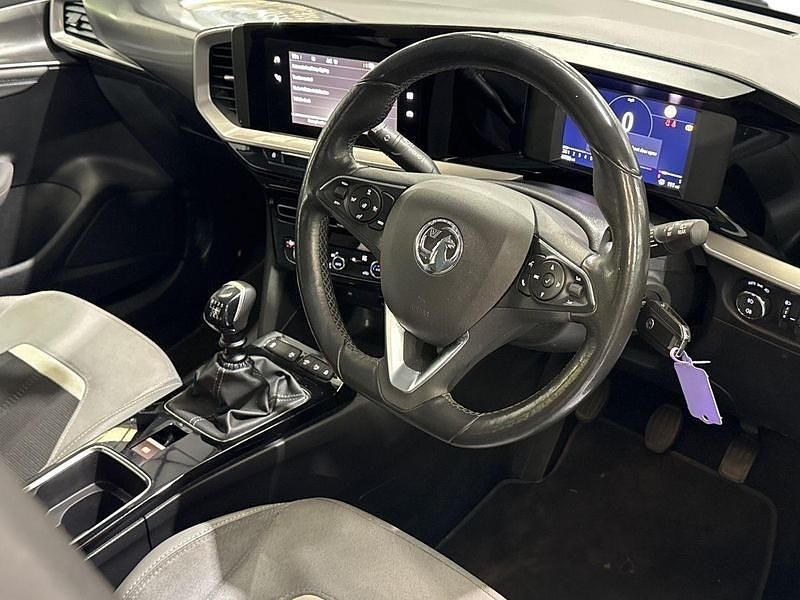 Used Vauxhall Mokka Edition 128 HP (94 kW) 2022 White SUV