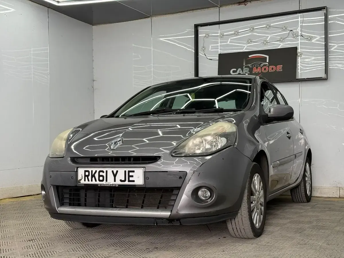 Used Renault Clio 75 HP (55 kW) 2011 Grey Hatchback