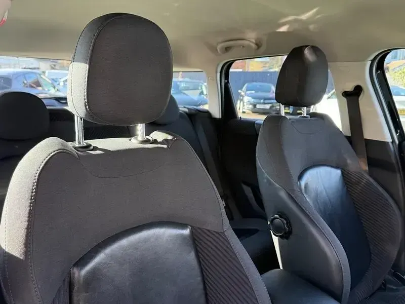 Używany Mini Cooper D 150 KM (110 kW) 2017 Czarny Hatchback
