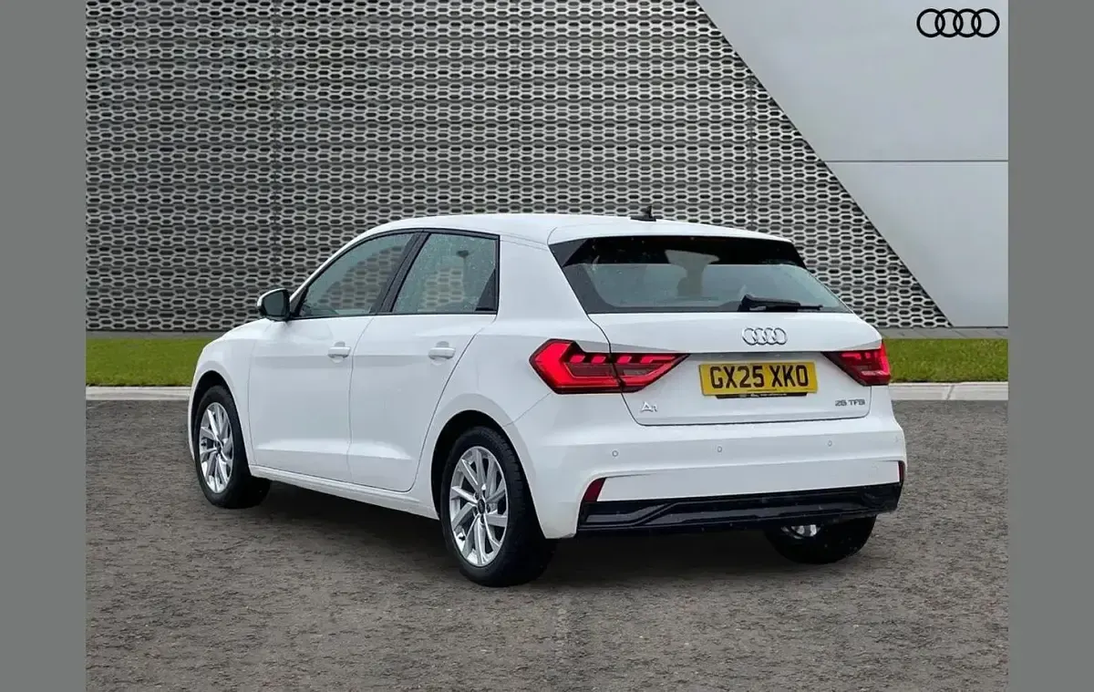 Used Audi A1 Sport 94 HP (69 kW) 2025 White SUV