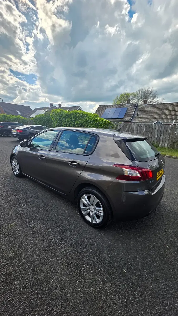 Used Peugeot 308 Active 120 HP (88 kW) 2015 Grey Hatchback