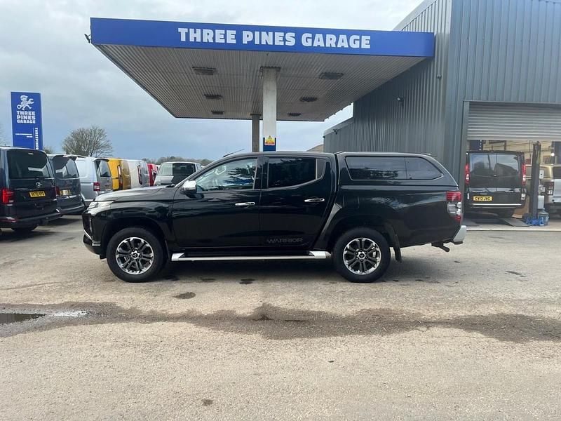 Used Mitsubishi L200 Warrior 150 HP (110 kW) 2019 Black Pickup