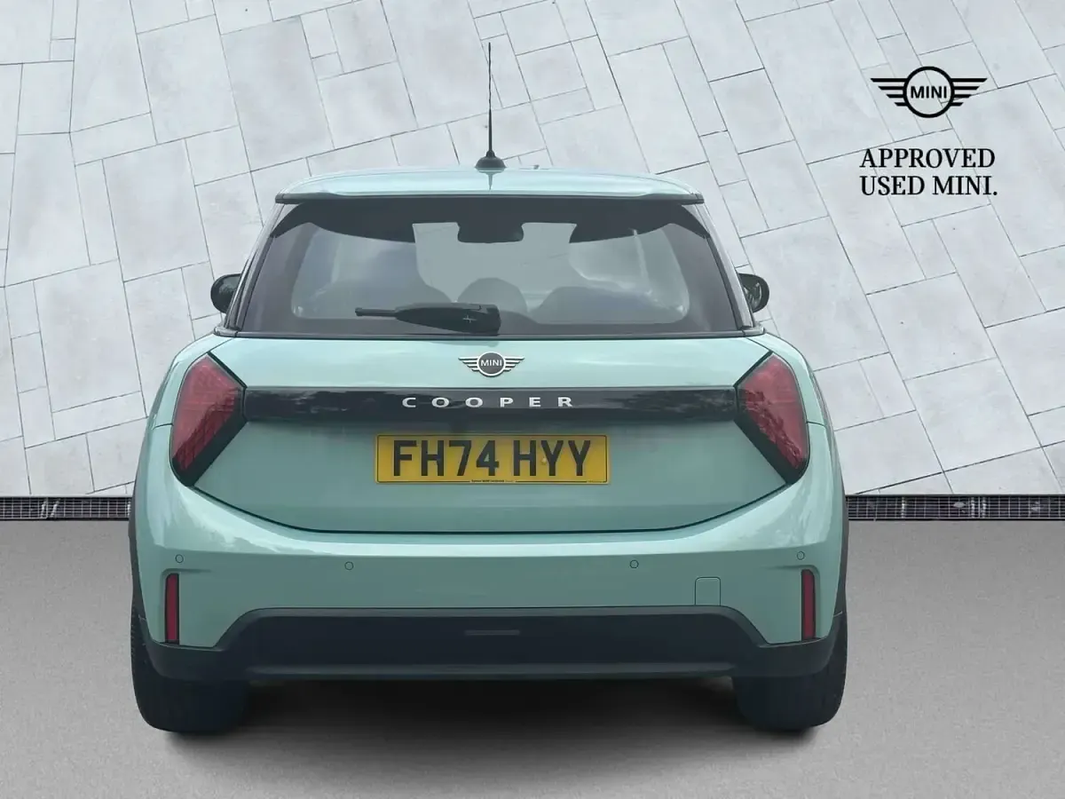 Used Mini Cooper Hatch 113 kW (154 HP) 2025 Green Hatchback