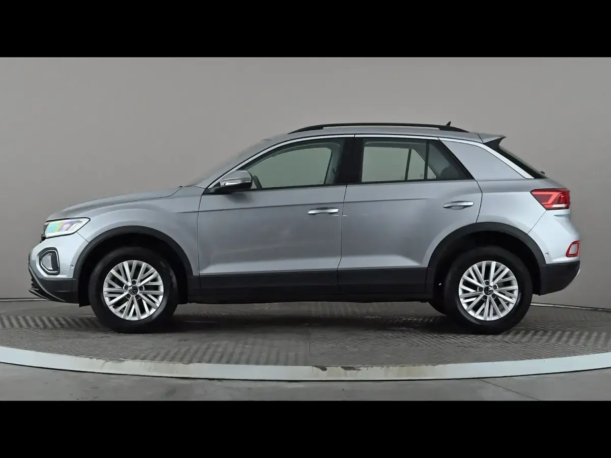 Used VW T-Roc Life 150 HP (110 kW) 2023 Silver SUV