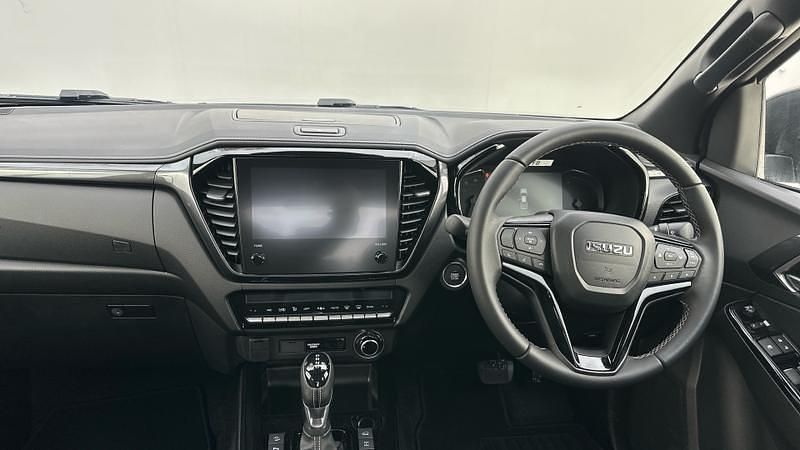 New Isuzu D-Max 164 HP (120 kW) 2025 Grey Pickup