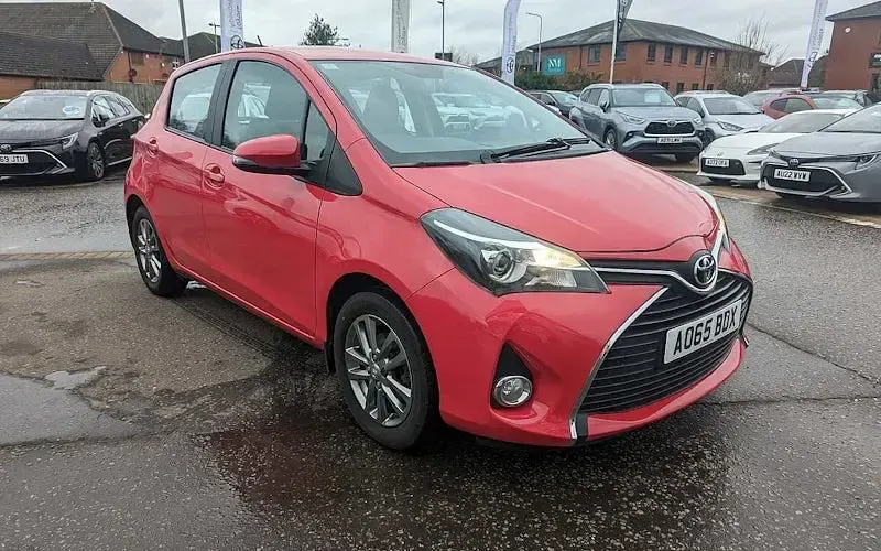 Used Toyota Yaris 99 HP (72 kW) 2016 Hatchback