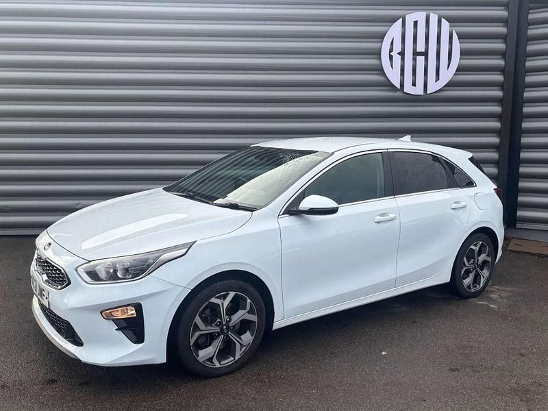Used Kia Ceed 158 HP (116 kW) 2021 White Hatchback
