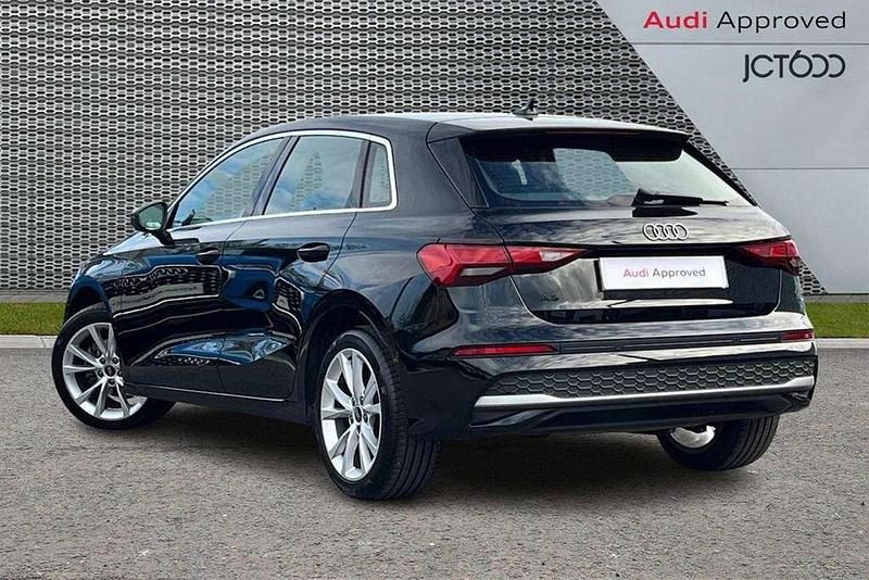 Używany Audi A3 Sport 113 KM (83 kW) 2024 Czarny Hatchback