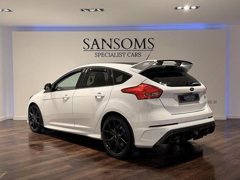 Used Ford Focus RS 350 HP (257 kW) 2016 White Hatchback