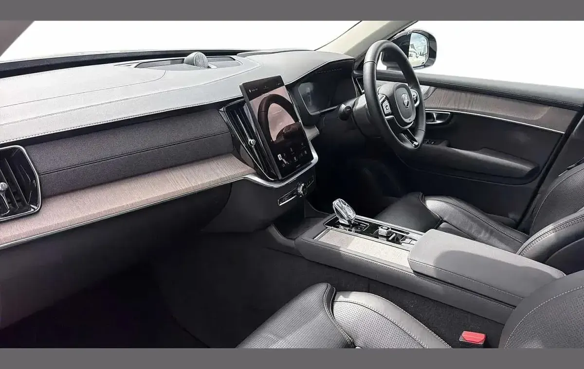 Usado Volvo XC90 Ultra 455 HP (334 kW) 2025 Prateado SUV