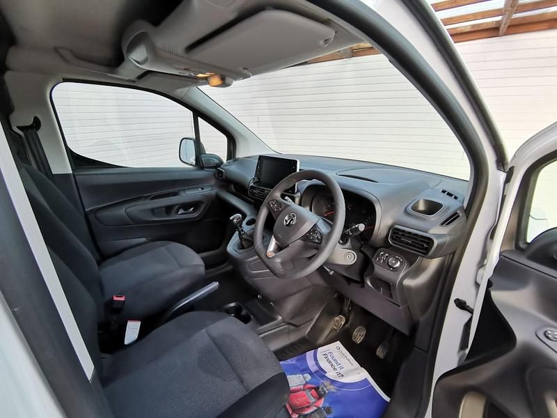 Used Vauxhall Combo 2023 White MPV
