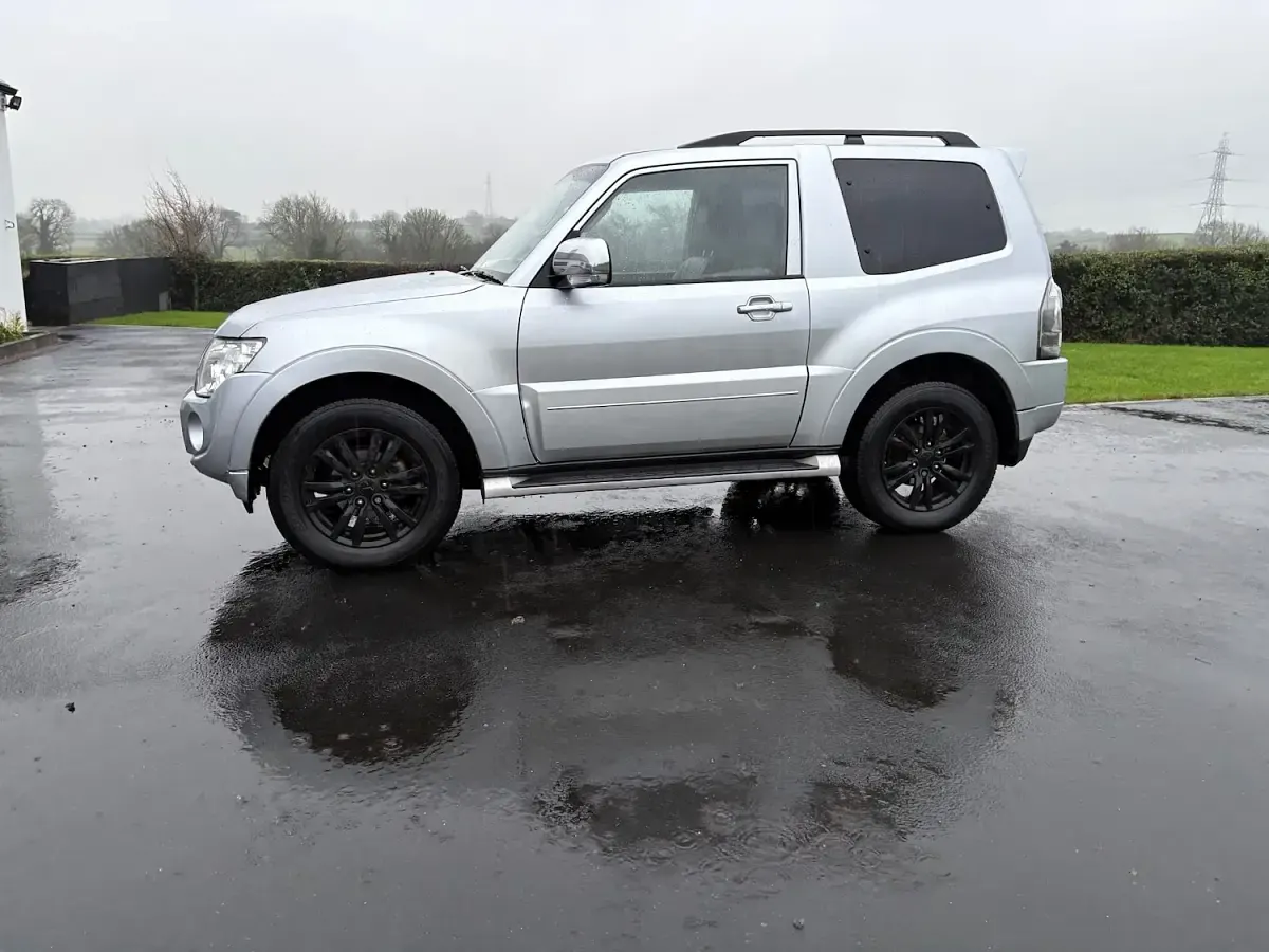 Used Mitsubishi Shogun Warrior 2014 Silver SUV