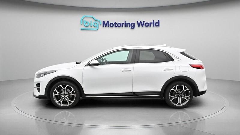 Used Kia XCeed 158 HP (116 kW) 2022 White SUV