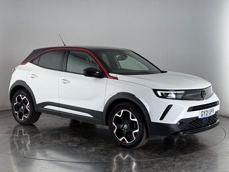White Used 2021 Vauxhall Mokka SRi SUV | £14,700 (Fair price) - Image 1/3