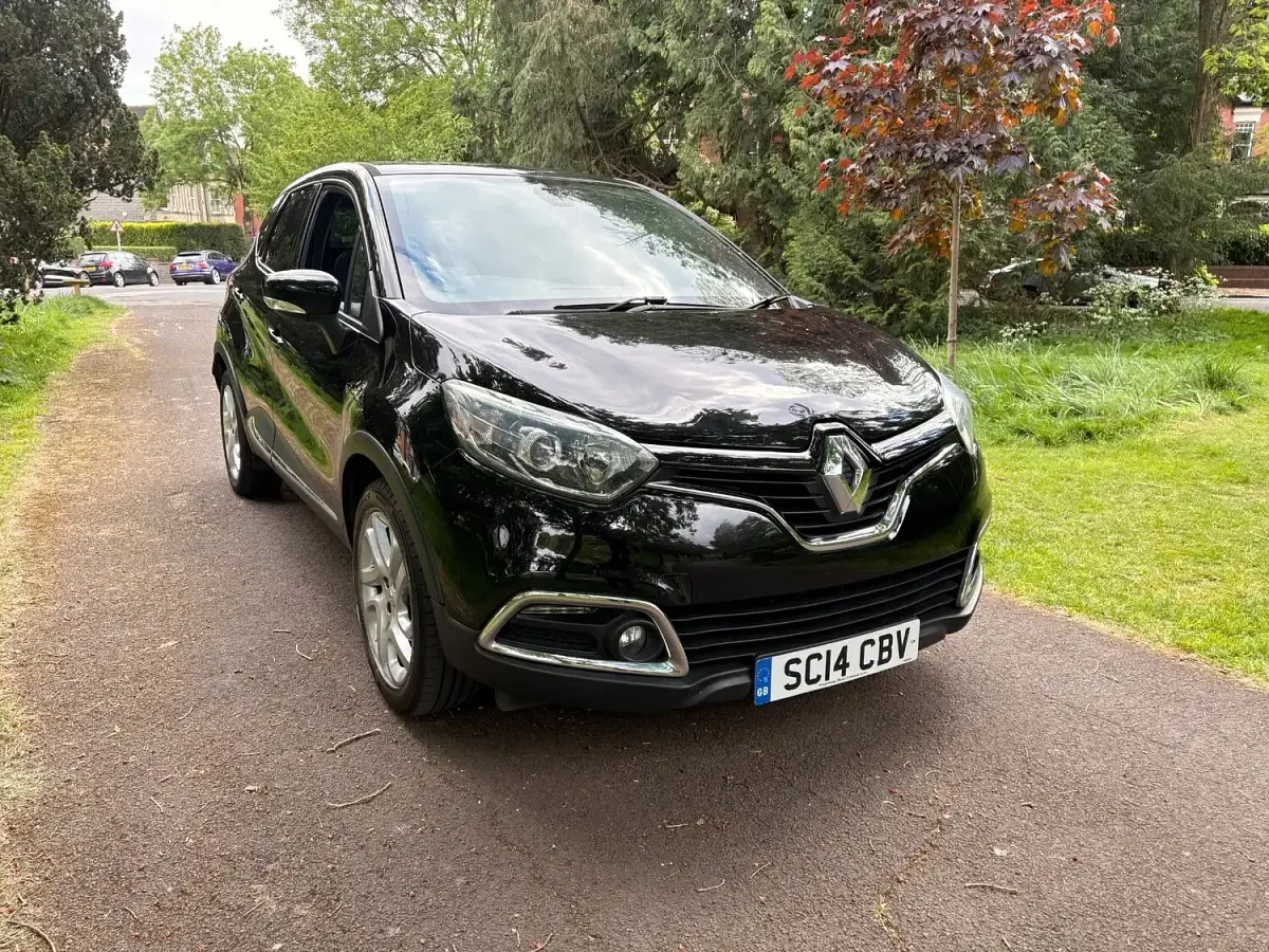 Used Renault Captur Dynamique 90 HP (66 kW) 2014 Black SUV