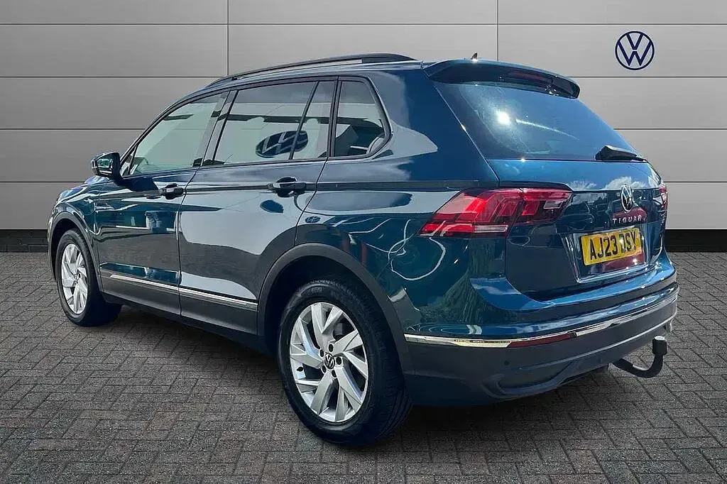 Used VW Tiguan Life 150 HP (110 kW) 2023 Blue SUV